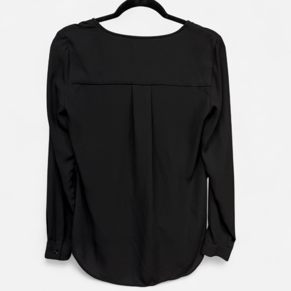 ***Ro & De Black V-Neck Long Sleeve Faux-Wrap Blouse - Picture 8 of 8